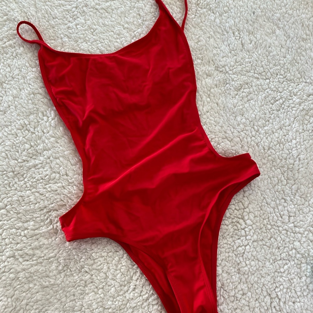 Red Plunging Swimsuit❤️